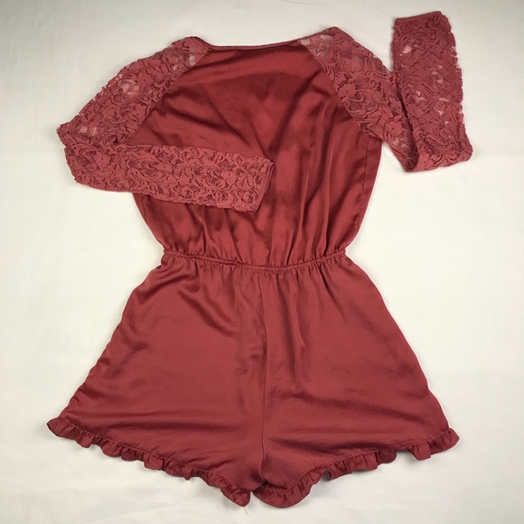 Chloe K Red Long Sleeve Romper - Picture 2 of 7